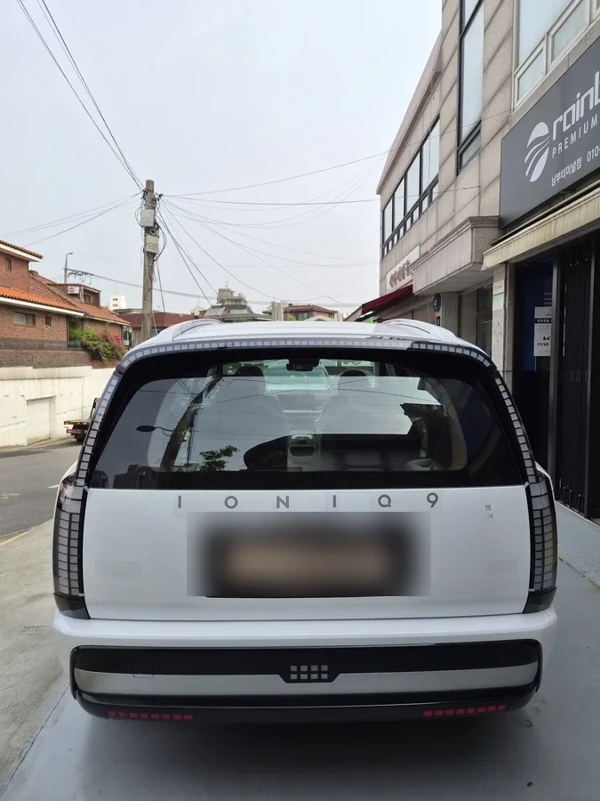 서울 강남 화이트 아이오닉 9 후면 IONIQ 9 레터링